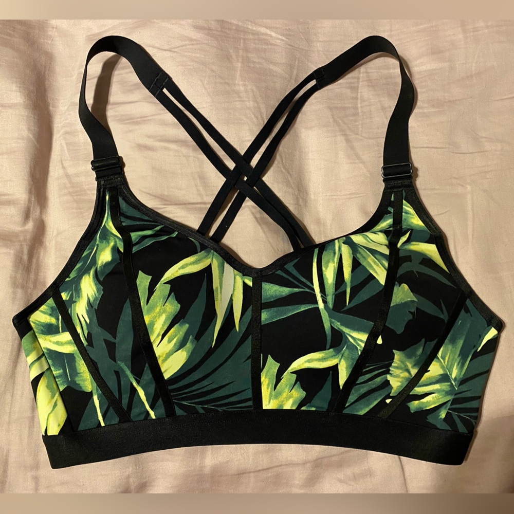 Victoria’s Secret Sports bra 36C